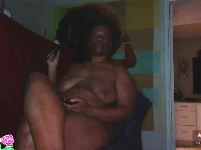 QueenAnitaDix webcam