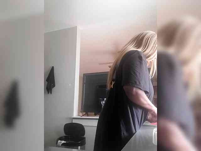 QueenAnitaDix webcam