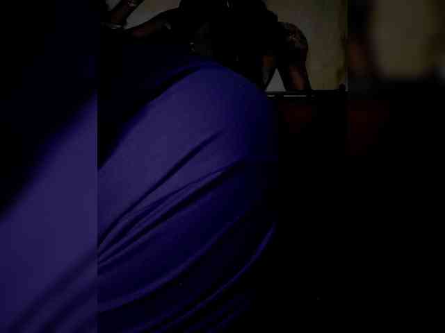 QueenAnitaDix webcam