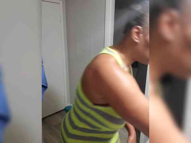 QueenAnitaDix webcam