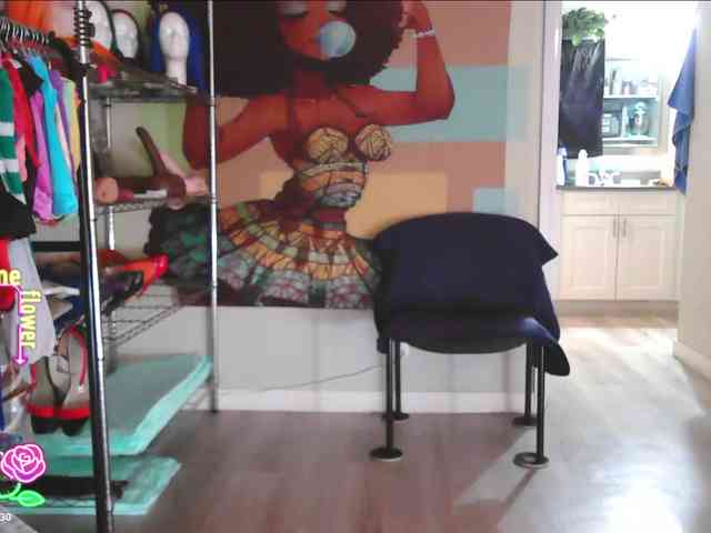 QueenAnitaDix webcam