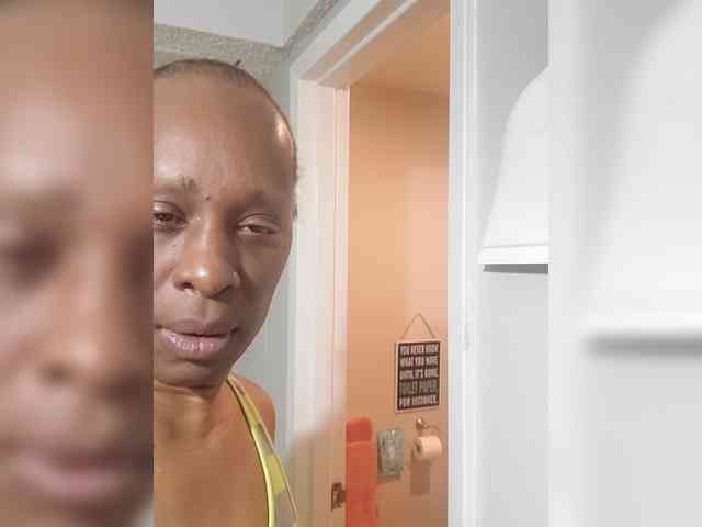 QueenAnitaDix webcam