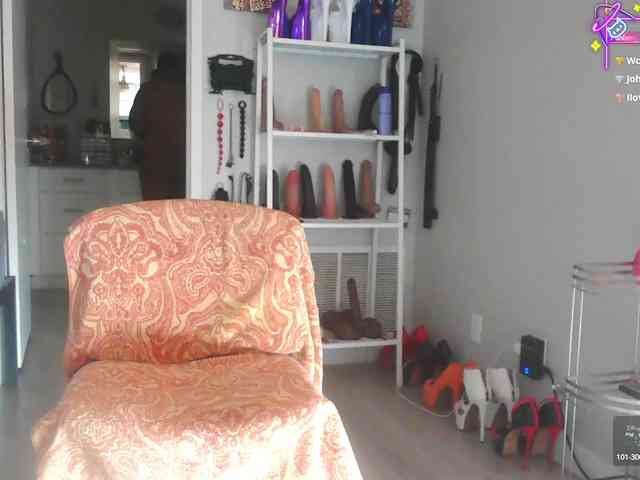 QueenAnitaDix Live Webcam on BongaCams
