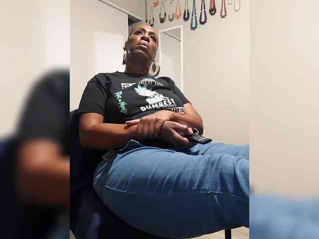 QueenAnitaDix webcam