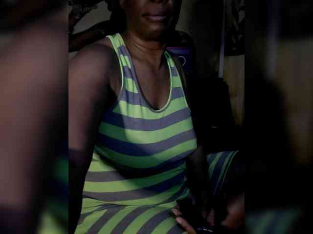 QueenAnitaDix webcam