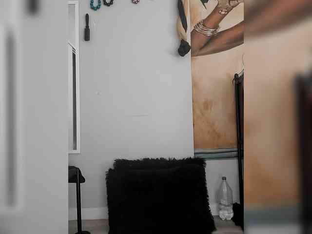 QueenAnitaDix webcam