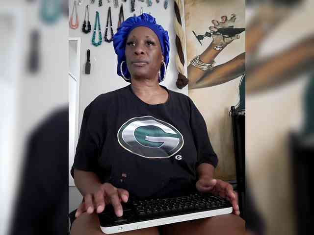 QueenAnitaDix webcam