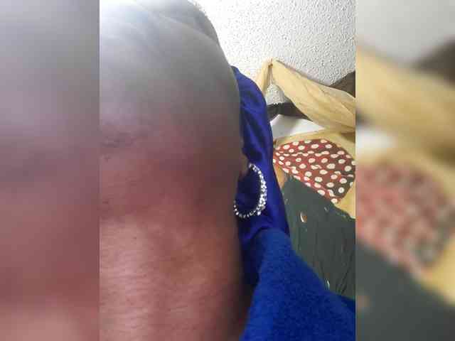 QueenAnitaDix webcam