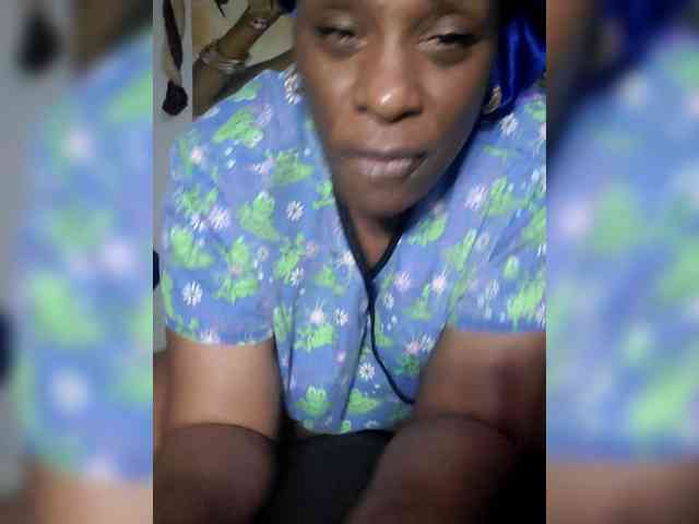 QueenAnitaDix webcam