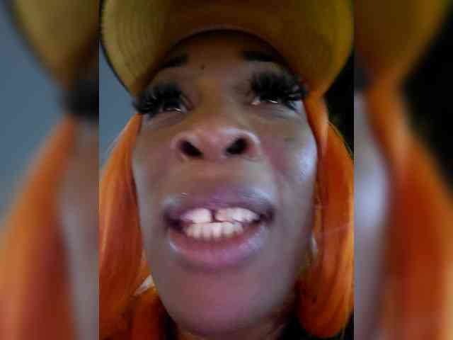 QueenAnitaDix webcam