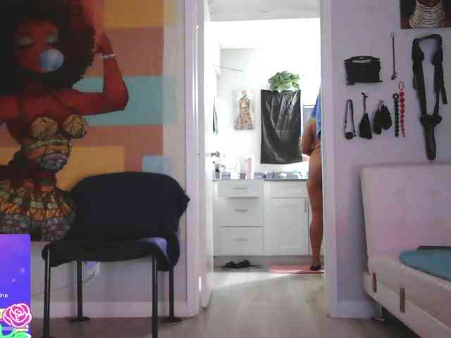 QueenAnitaDix webcam