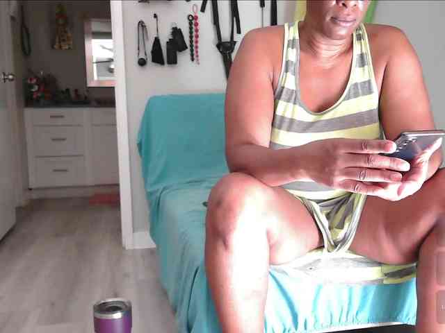 QueenAnitaDix webcam