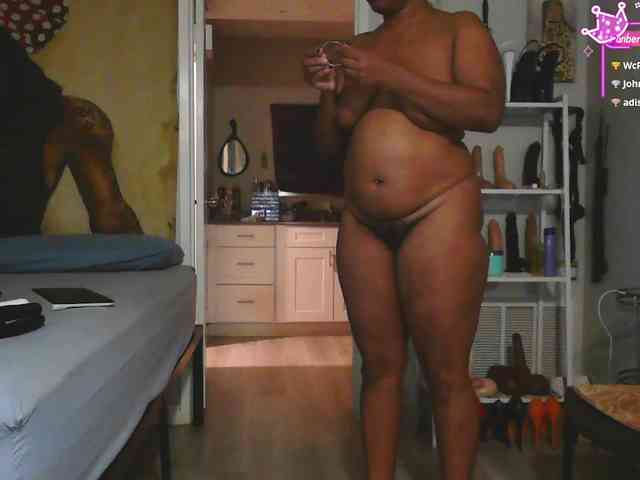 QueenAnitaDix webcam