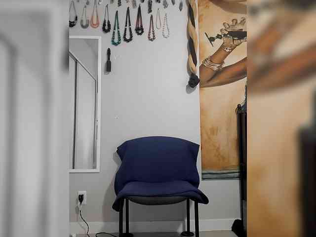 QueenAnitaDix webcam