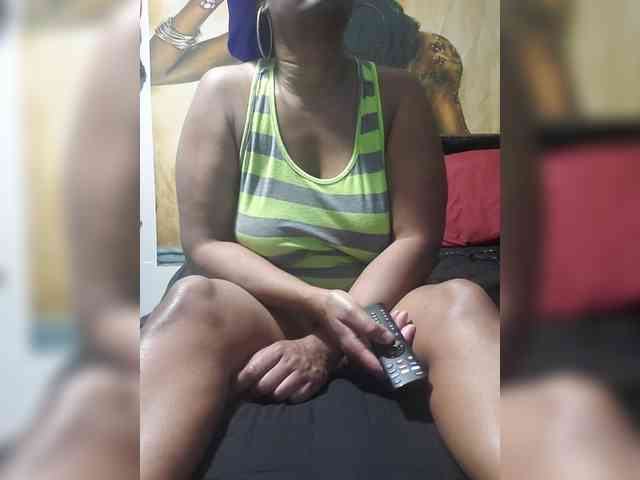 QueenAnitaDix Live Webcam on BongaCams