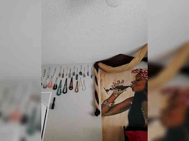 QueenAnitaDix webcam