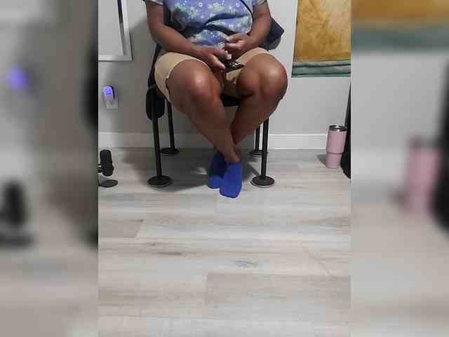 QueenAnitaDix webcam