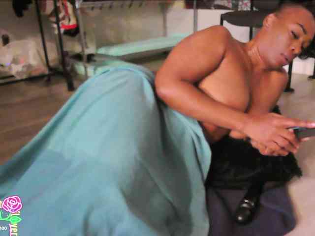 QueenAnitaDix webcam