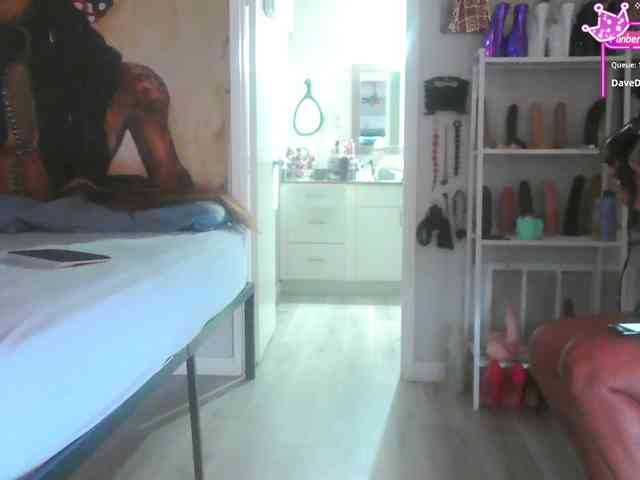 QueenAnitaDix webcam