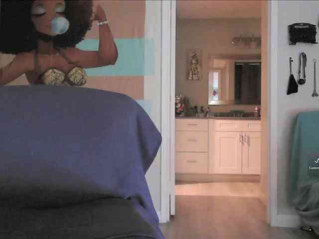 QueenAnitaDix webcam