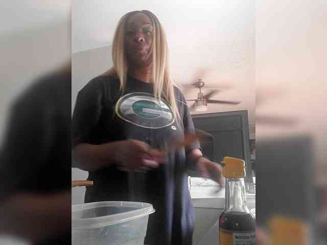 QueenAnitaDix webcam