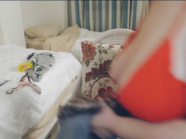 GiuliaHotXXX1's BongaCams show and profile