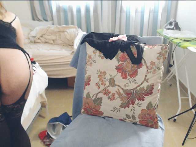 GiuliaHotXXX1's BongaCams show and profile