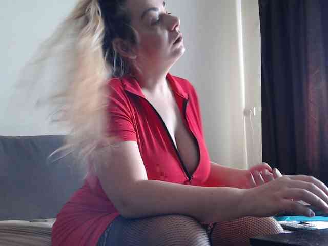 GiuliaHotXXX1 webcam