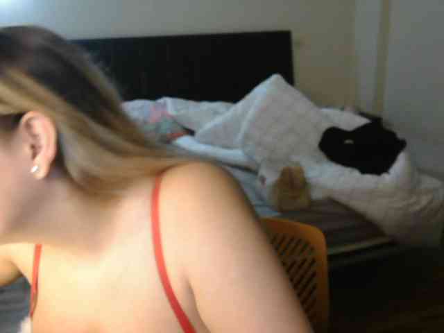 GiuliaHotXXX1 webcam