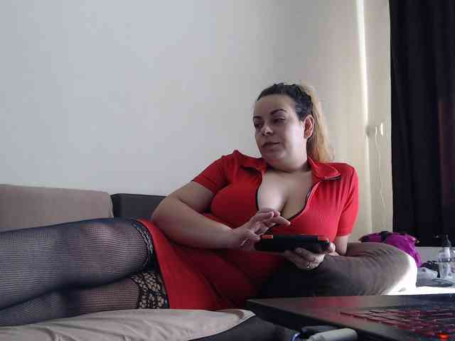 GiuliaHotXXX1 webcam