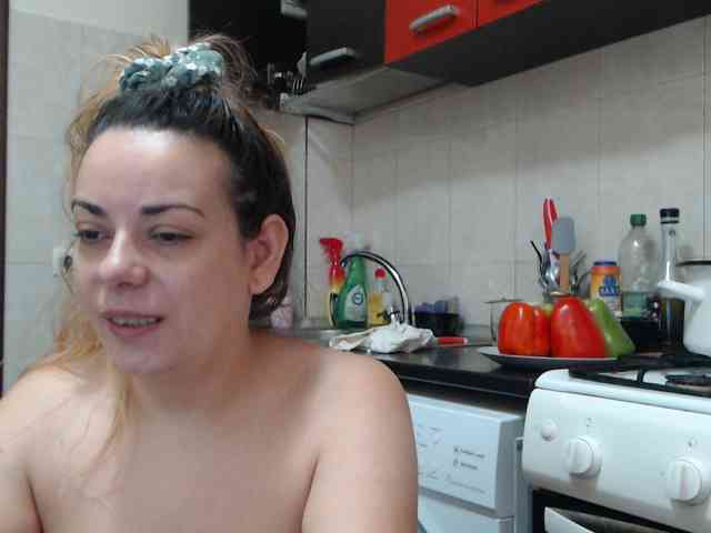 GiuliaHotXXX1 webcam