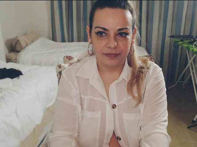 GiuliaHotXXX1 webcam