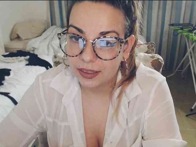 GiuliaHotXXX1 webcam