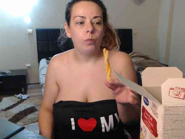 GiuliaHotXXX1 webcam