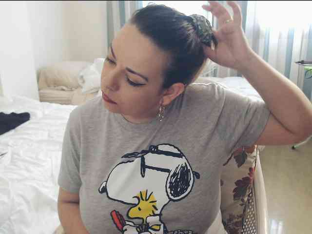 GiuliaHotXXX1 webcam