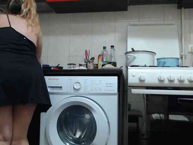 GiuliaHotXXX1 webcam