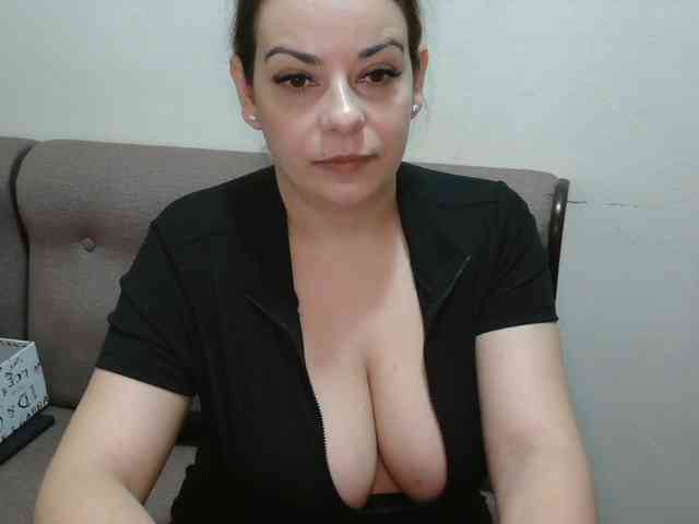 GiuliaHotXXX1 webcam