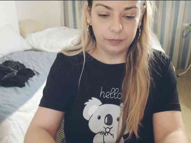 GiuliaHotXXX1 webcam