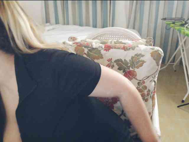 GiuliaHotXXX1 webcam