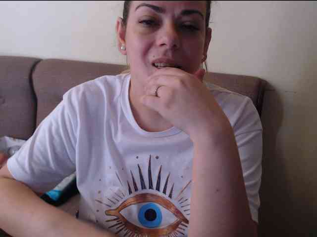 GiuliaHotXXX1 webcam