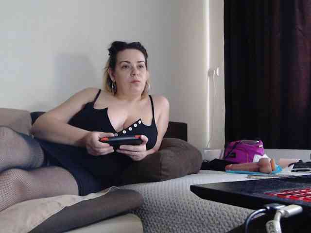 GiuliaHotXXX1 webcam