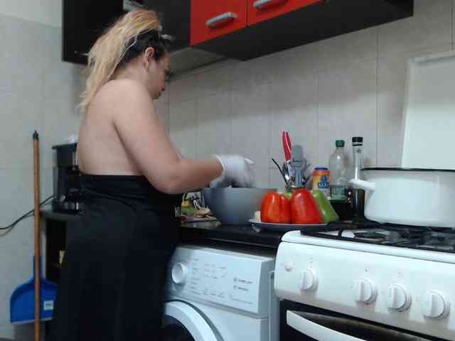 GiuliaHotXXX1 webcam