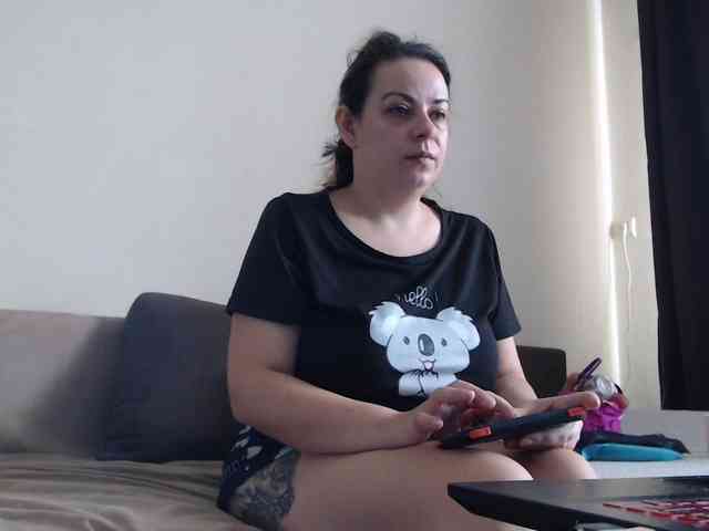 GiuliaHotXXX1 webcam