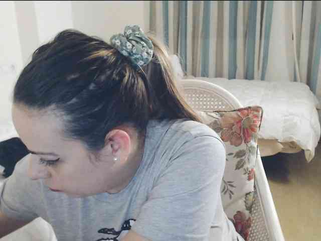 GiuliaHotXXX1 webcam