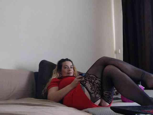 GiuliaHotXXX1 webcam