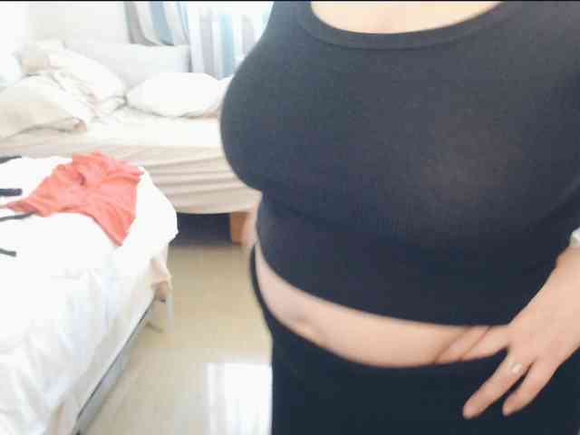 GiuliaHotXXX1 webcam