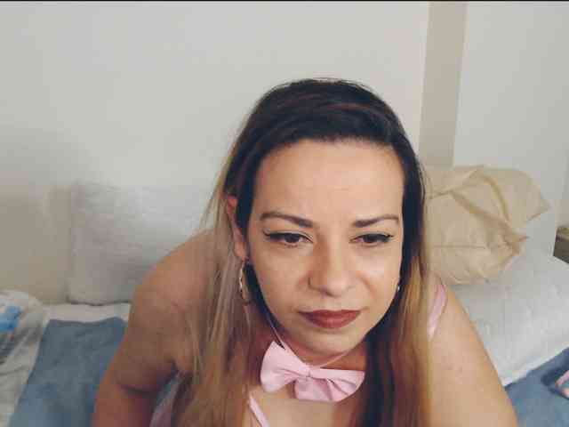 GiuliaHotXXX1 webcam