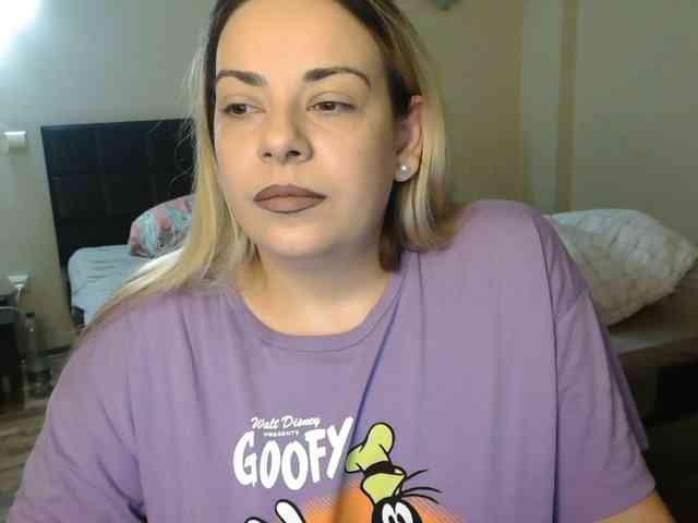 GiuliaHotXXX1 webcam