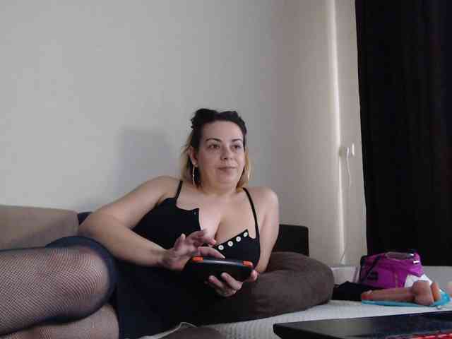 GiuliaHotXXX1 webcam