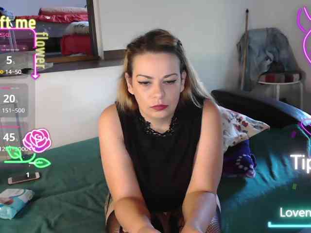 GiuliaHotXXX1 webcam